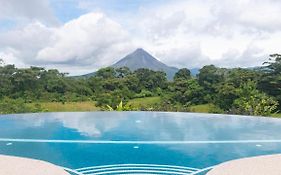 Hotel Arenal Lodge